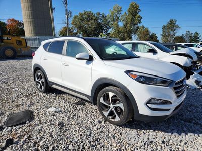 Czwarte zdjęcie samochodu z boku: 2018 HYUNDAI TUCSON VALUE VIN:KM8J3CA23JU708004 - miniatura