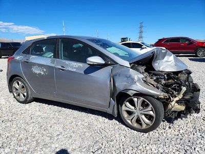 Czwarte zdjęcie samochodu z boku: 2015 HYUNDAI ELANTRA GT BASE VIN:KMHD35LH1FU241585 - miniatura