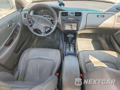 Zdjęcie 8 z 12 samochodu: 2002 HONDA ACCORD EX VIN:1HGCG16572A032413 - miniatura