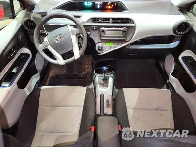 Zdjęcie 8 z 12 samochodu: 2012 TOYOTA PRIUS C TWO VIN:JTDKDTB32C1501055 - miniatura