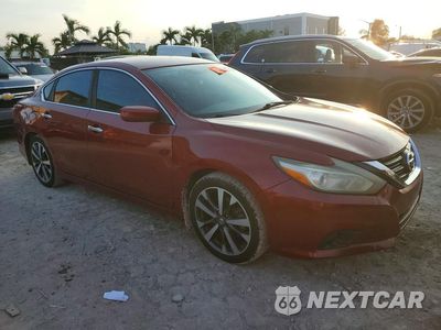 Czwarte zdjęcie samochodu z boku: 2017 NISSAN ALTIMA 2.5 SR VIN:1N4AL3APXHC135740 - miniatura