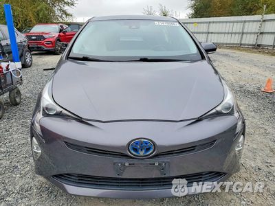 Piąte zdjęcie samochodu w środku: 2016 TOYOTA PRIUS THREE TOURING VIN:JTDKARFU9G3000222 - miniatura