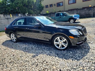 Czwarte zdjęcie samochodu z boku: 2013 MERCEDES-BENZ E 350 VIN:WDDHF5KB0DA710647 - miniatura