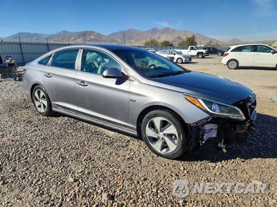 Czwarte zdjęcie samochodu z boku: 2017 HYUNDAI SONATA HYBRID LIMITED VIN:KMHE34L37HA067092 - miniatura