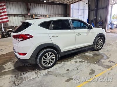 Trzecie zdjęcie samochodu z tyłu: 2018 HYUNDAI TUCSON SE VIN:KM8J2CA43JU832651 - miniatura