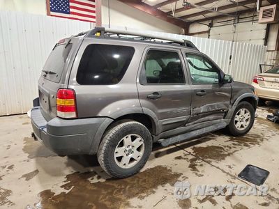Trzecie zdjęcie samochodu z tyłu: 2005 FORD ESCAPE XLT VIN:1FMCU93155KC22647 - miniatura
