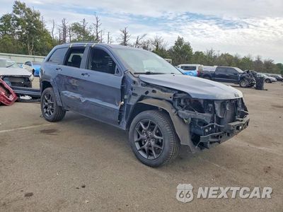 Czwarte zdjęcie samochodu z boku: 2020 JEEP GRAND CHEROKEE LIMITED VIN:1C4RJFBG8LC327718 - miniatura