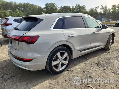 Trzecie zdjęcie samochodu z tyłu: 2019 AUDI E-TRON PREMIUM PLUS VIN:WA1LAAGE3KB015479 - miniatura