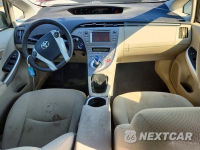 Zdjęcie 8 z 12 samochodu: 2015 TOYOTA PRIUS TWO VIN:JTDKN3DU6F0399739 - miniatura