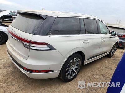 Trzecie zdjęcie samochodu z tyłu: 2020 LINCOLN AVIATOR GRAND TOURING VIN:5LMYJ8XY3LGL29869 - miniatura