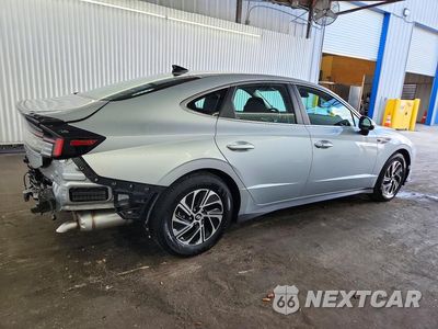 Trzecie zdjęcie samochodu z tyłu: 2026 HYUNDAI SONATA HYBRID BLUE VIN:KMHL24JJ7TA165883 - miniatura