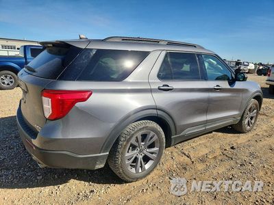 Trzecie zdjęcie samochodu z tyłu: 2021 FORD EXPLORER XLT VIN:1FMSK8DH8MGC35529 - miniatura