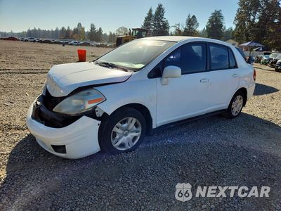 2010 NISSAN VERSA 1.8 S 3N1BC1AP7AL434585 - główne zdjęcie licytacji z USA - miniatura