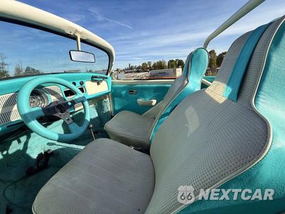 Piąte zdjęcie samochodu w środku: 1968 VOLKSWAGEN BEETLE VIN:118373323Z - miniatura