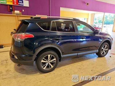 Trzecie zdjęcie samochodu z tyłu: 2018 TOYOTA RAV4 XLE VIN:JTMRFREV9JJ178371 - miniatura