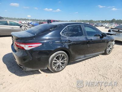 Trzecie zdjęcie samochodu z tyłu: 2020 TOYOTA CAMRY SE VIN:4T1G11AKXLU340184 - miniatura