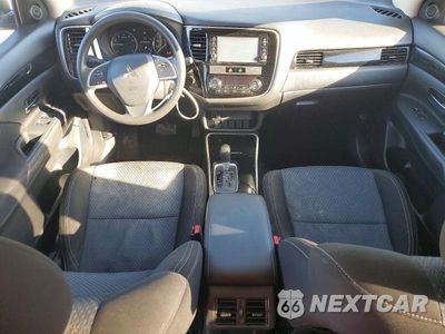 Zdjęcie 8 z 13 samochodu: 2019 MITSUBISHI OUTLANDER ES VIN:JA4AD2A38KZ031499 - miniatura