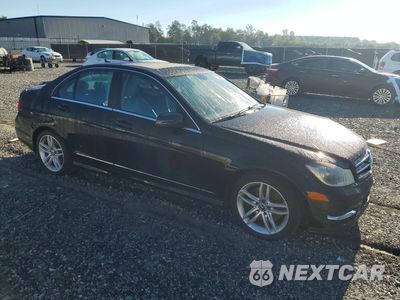 Czwarte zdjęcie samochodu z boku: 2014 MERCEDES-BENZ C 300 4MATIC VIN:WDDGF8AB4ER309720 - miniatura