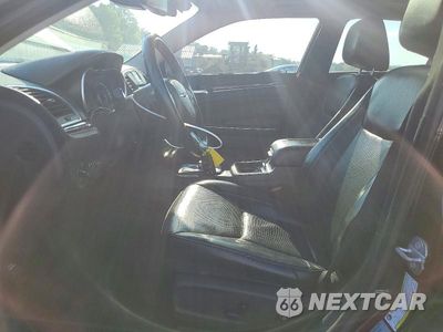 Zdjęcie 7 z 13 samochodu: 2016 CHRYSLER 300C VIN:2C3CCAKG1GH325450 - miniatura