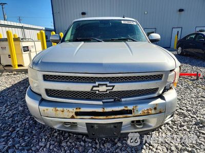 Piąte zdjęcie samochodu w środku: 2011 CHEVROLET SILVERADO K1500 LT VIN:1GCRKSE39BZ260752 - miniatura