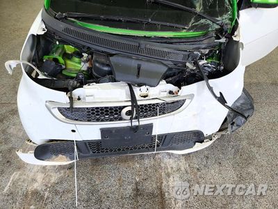Zdjęcie 11 z 13 samochodu: 2014 SMART FORTWO VIN:WMEEJ9AA0EK731006 - miniatura
