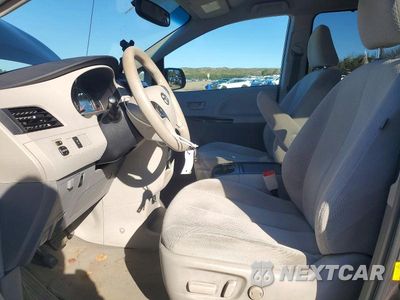 Zdjęcie 7 z 13 samochodu: 2012 TOYOTA SIENNA LE VIN:5TDJK3DC4CS036389 - miniatura