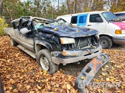 Czwarte zdjęcie samochodu z boku: 2006 CHEVROLET SILVERADO K2500 HEAVY DUTY VIN:1GCHK23256F109856 - miniatura