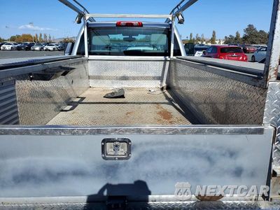 Zdjęcie 10 z 13 samochodu: 2018 CHEVROLET SILVERADO C2500 HEAVY DUTY VIN:1GB0CUEG9JZ281012 - miniatura