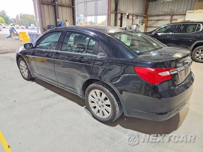 Drugie zdjęcie samochodu z przodu: 2014 CHRYSLER 200 LX VIN:1C3CCBABXEN230952 - miniatura