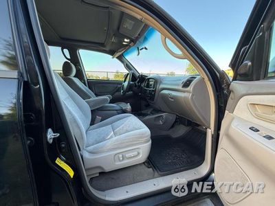 Piąte zdjęcie samochodu w środku: 2005 TOYOTA SEQUOIA SR5 VIN:5TDBT44A05S236291 - miniatura