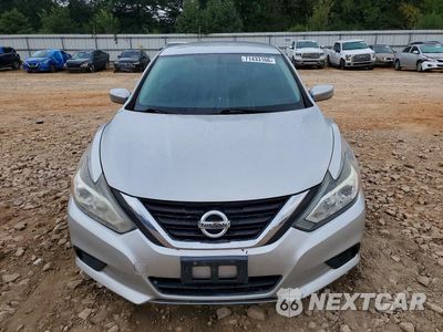 Piąte zdjęcie samochodu w środku: 2017 NISSAN ALTIMA 2.5 S VIN:1N4AL3AP5HC296755 - miniatura