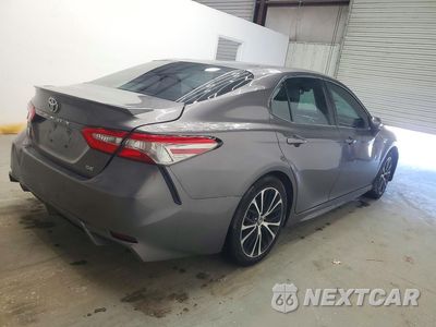 Trzecie zdjęcie samochodu z tyłu: 2018 TOYOTA CAMRY HYBRID SE VIN:4T1B21HK6JU510731 - miniatura