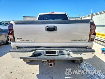 Zdjęcie 6 z 12 samochodu: 2004 CHEVROLET SILVERADO K2500 HEAVY DUTY VIN:1GCHK23104F127167 - miniatura