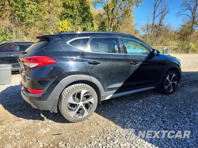 Trzecie zdjęcie samochodu z tyłu: 2018 HYUNDAI TUCSON VALUE VIN:KM8J33A2XJU689614 - miniatura