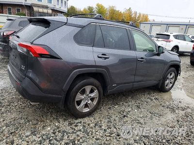 Trzecie zdjęcie samochodu z tyłu: 2025 TOYOTA RAV4 HYBRID XLE VIN:JTMRWRFV3SD298908 - miniatura