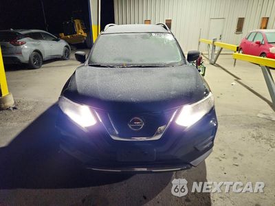Piąte zdjęcie samochodu w środku: 2018 NISSAN ROGUE VIN:KNMAT2MVXJP615080 - miniatura