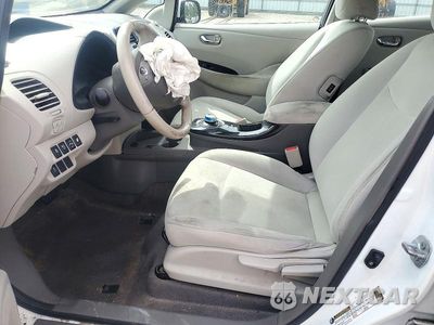 Zdjęcie 7 z 13 samochodu: 2015 NISSAN LEAF SV VIN:1N4AZ0CP3FC332367 - miniatura