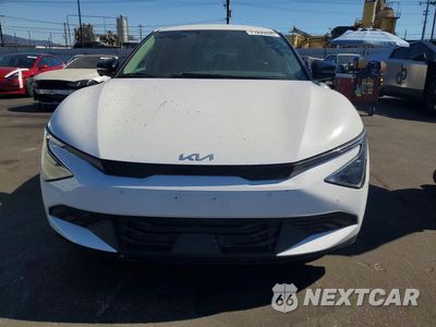 Piąte zdjęcie samochodu w środku: 2025 KIA EV6 LIGHT LONG RANGE VIN:5XYC3DJC0SG012795 - miniatura