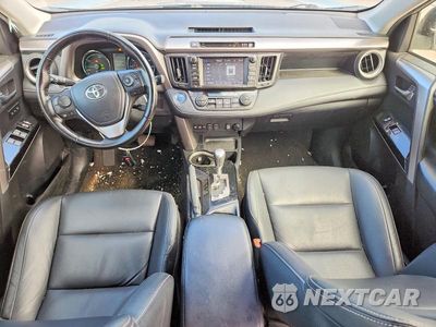 Zdjęcie 8 z 13 samochodu: 2017 TOYOTA RAV4 HV LIMITED VIN:JTMDJREV4HD130049 - miniatura
