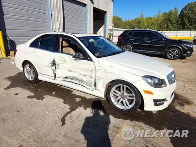Czwarte zdjęcie samochodu z boku: 2012 MERCEDES-BENZ C 300 4MATIC VIN:WDDGF8BB7CR202012 - miniatura