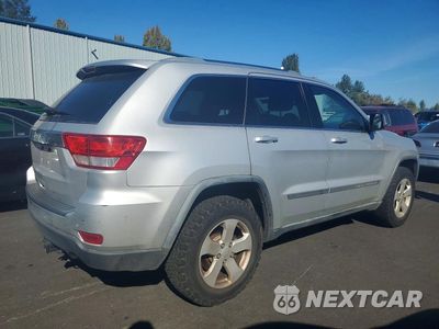 Trzecie zdjęcie samochodu z tyłu: 2011 JEEP GRAND CHEROKEE LAREDO VIN:1J4RR4GG4BC737611 - miniatura