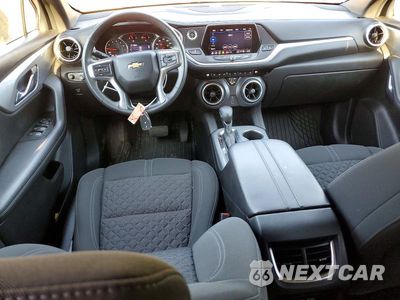 Zdjęcie 8 z 13 samochodu: 2021 CHEVROLET BLAZER 1LT VIN:3GNKBBRA2MS540465 - miniatura