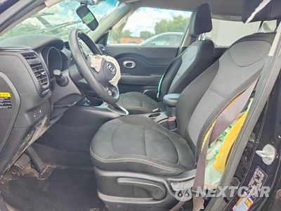Zdjęcie 7 z 13 samochodu: 2019 KIA SOUL + VIN:KNDJP3A59K7648894 - miniatura