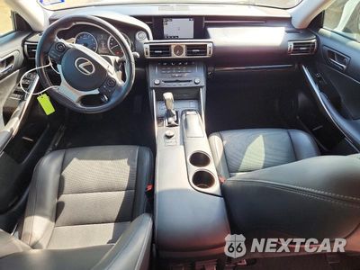 Zdjęcie 8 z 12 samochodu: 2016 LEXUS IS 200T VIN:JTHBA1D27G5021088 - miniatura
