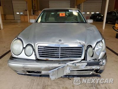 Piąte zdjęcie samochodu w środku: 1999 MERCEDES-BENZ E 300TD VIN:WDBJF25H5XA843627 - miniatura