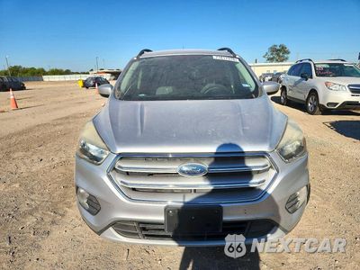 Piąte zdjęcie samochodu w środku: 2018 FORD ESCAPE SE VIN:1FMCU9GD9JUB45820 - miniatura