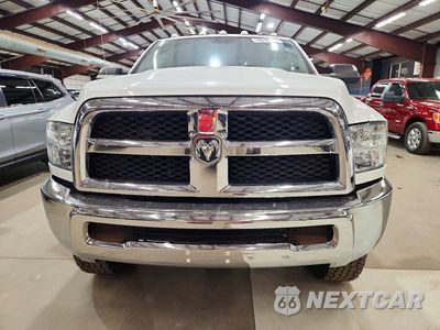 Piąte zdjęcie samochodu w środku: 2018 RAM 3500 ST VIN:3C63R3AJ7JG208151 - miniatura