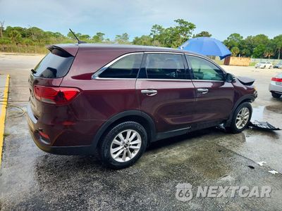 Trzecie zdjęcie samochodu z tyłu: 2019 KIA SORENTO LX VIN:5XYPG4A39KG452875 - miniatura
