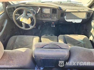 Zdjęcie 8 z 13 samochodu: 2003 GMC SIERRA C2500 HEAVY DUTY VIN:1GTHC24G33E372565 - miniatura