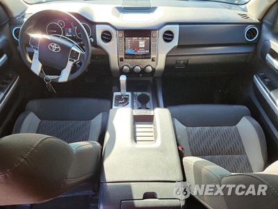 Zdjęcie 8 z 12 samochodu: 2017 TOYOTA TUNDRA SR5 VIN:5TFRM5F17HX116212 - miniatura